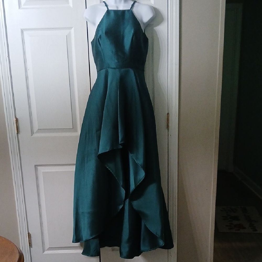 Lulus Emerald green high low formal spaghetti strap dress with pockets Sz S NWT